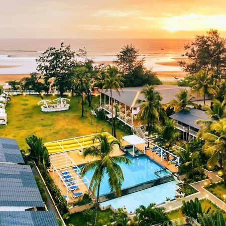 Foxoso La Beach Resort & Spa Velha Goa Exterior foto