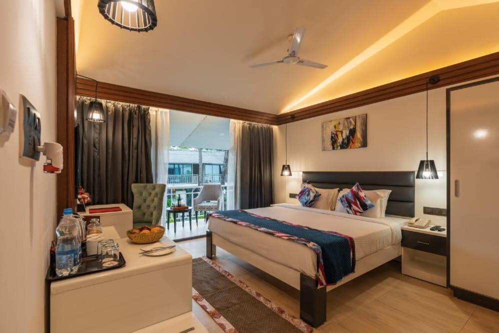 Foxoso La Beach Resort & Spa Velha Goa Exterior foto
