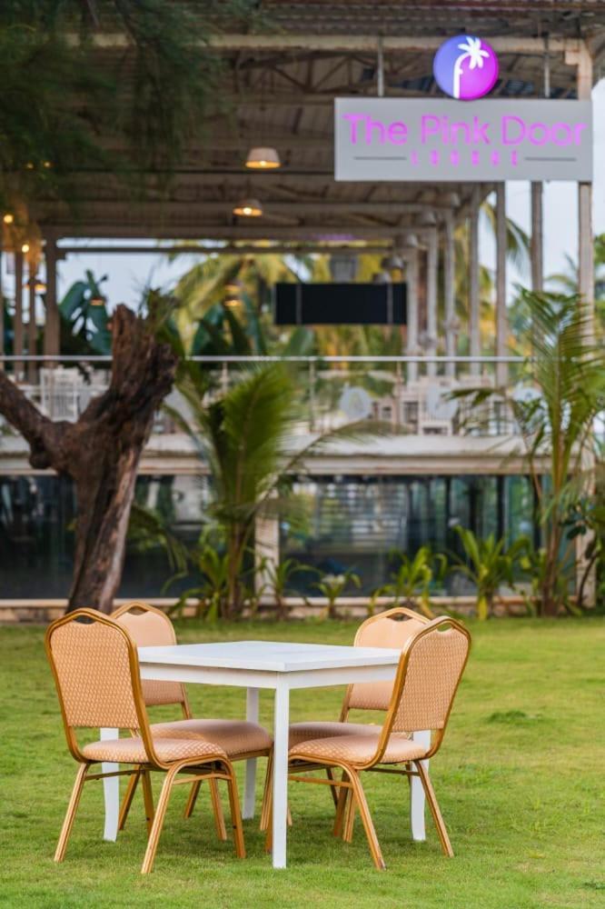 Foxoso La Beach Resort & Spa Velha Goa Exterior foto